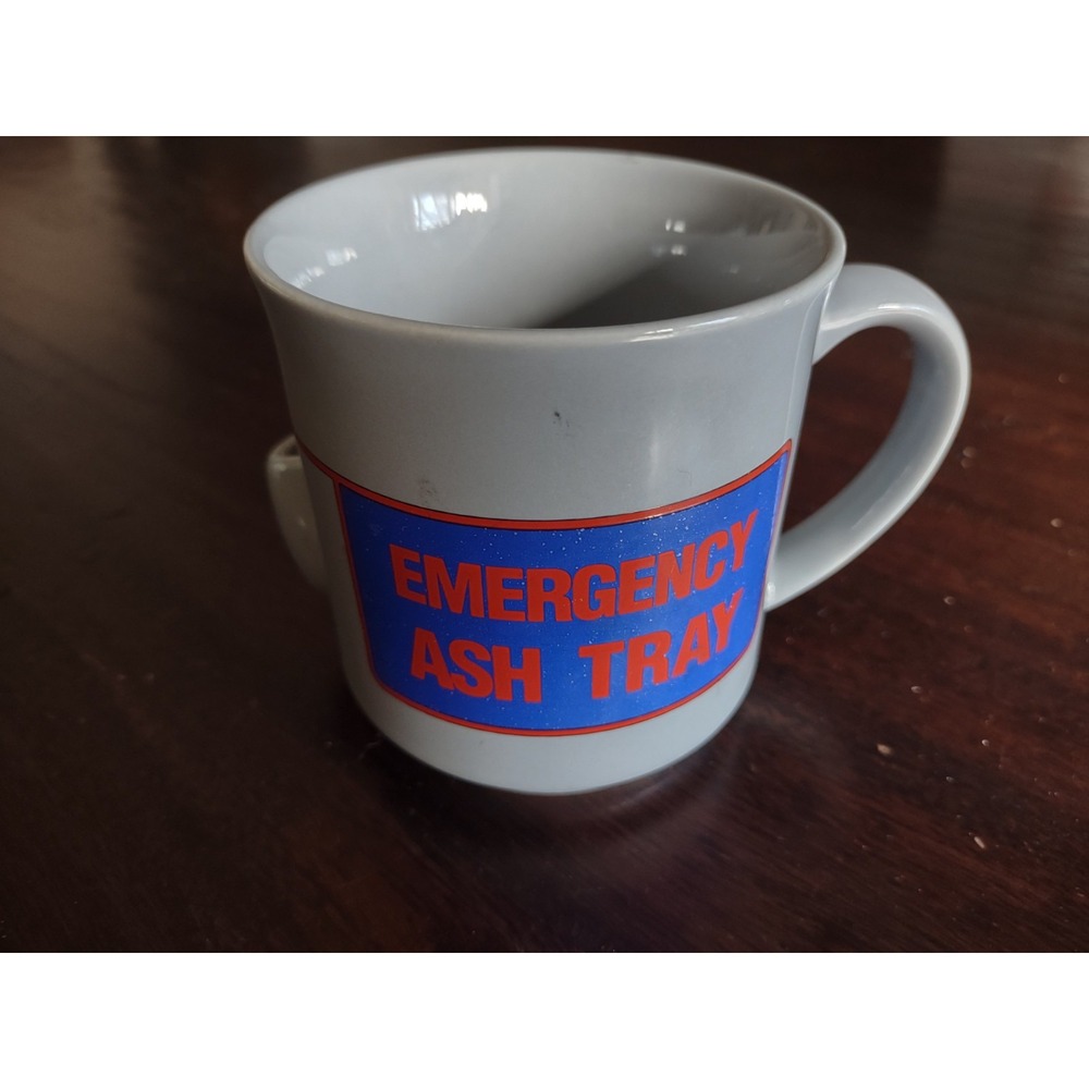 THE SMOKER'S MUG WITH BUILT IN EMERGENCY ASH TRAY
